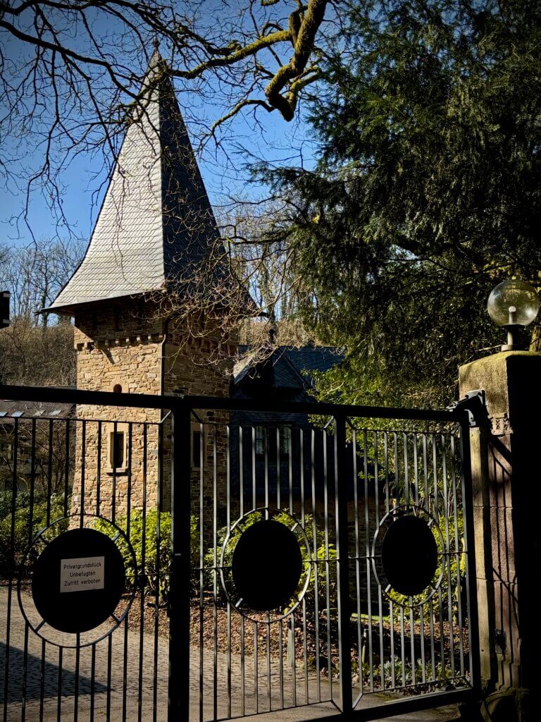 Schloss Caspersbroich im Ittertal.