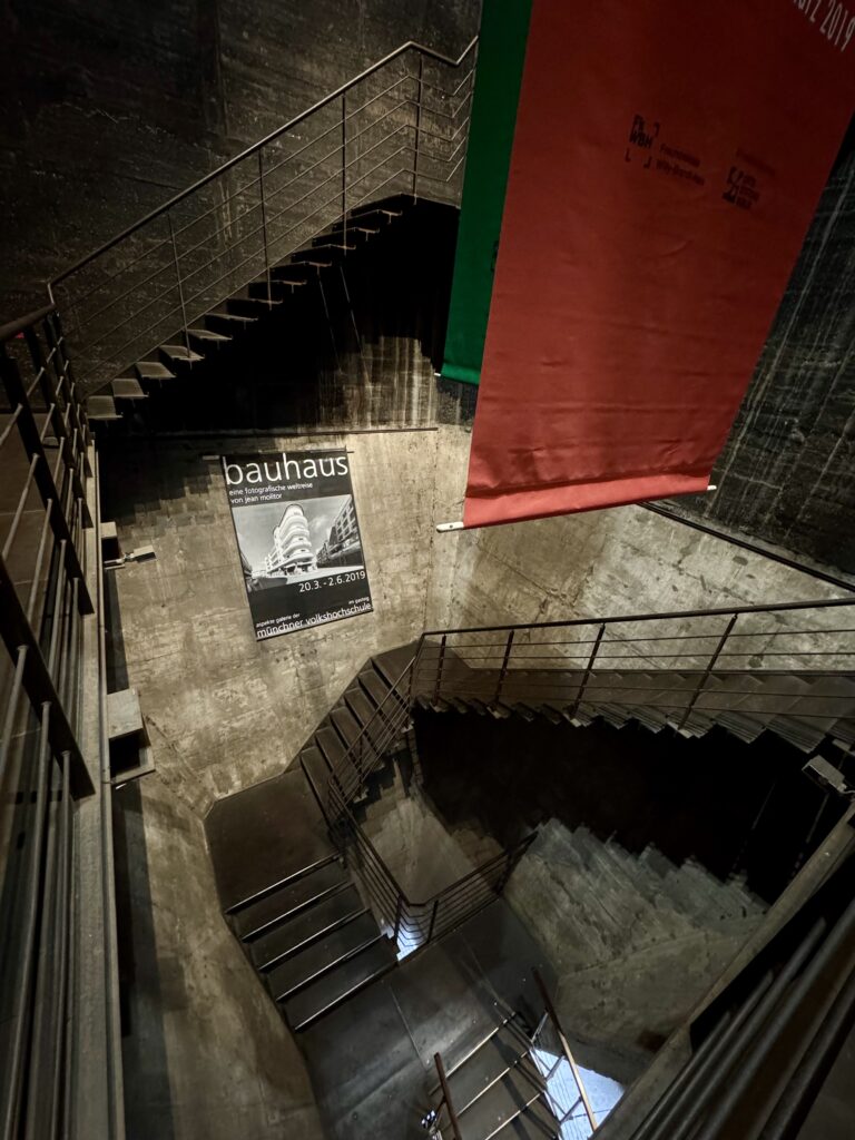 Jean Molitor Ausstellung Auf Augenhöhe Afrika und seine Moderne auf Zollverein