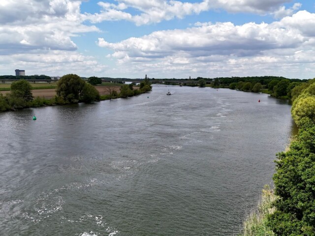 Luftaufnahme von der Maas. Radtour Kevelaer.